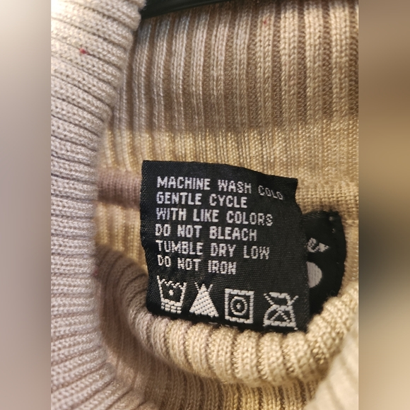 DESIGNER ORIGINALS STUDIO TAUPE SLEEVELESS TURTLE NECK SIZE LARGE - Picture 3 of 8